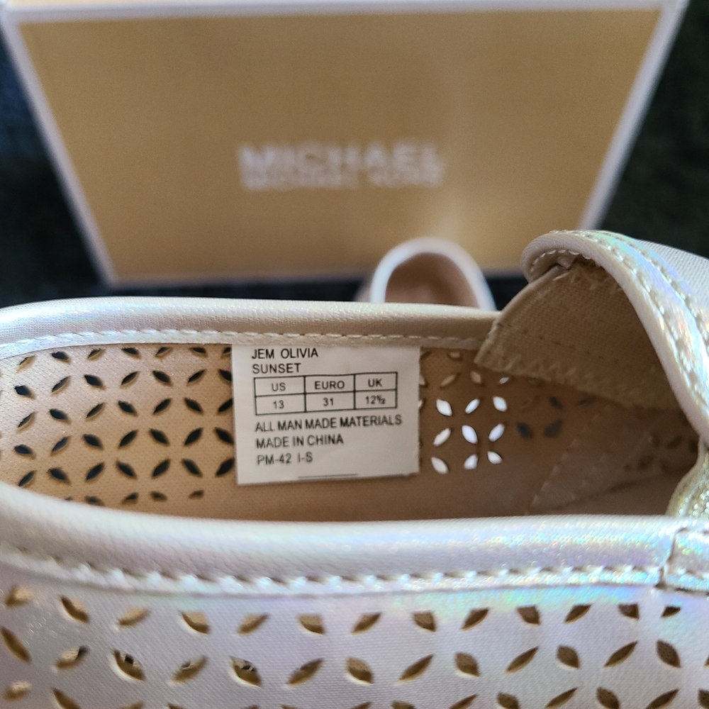 NEW MK Jem Olivia Slip-on (Youth) - Picture 4 of 9